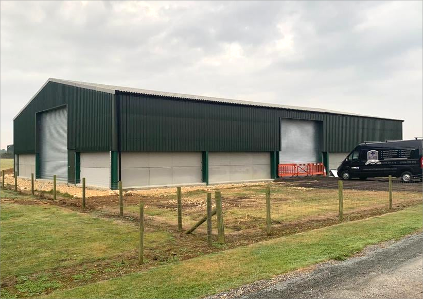 Porte à volet roulant en acier pour l'agriculture