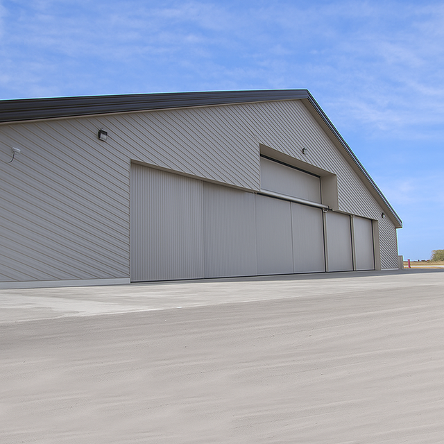 Hangar coulissant
