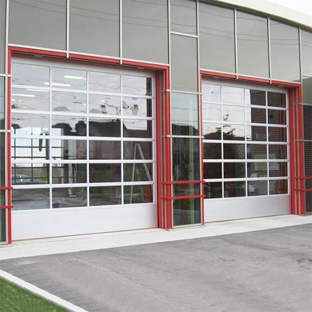 Porte de garage vitrée