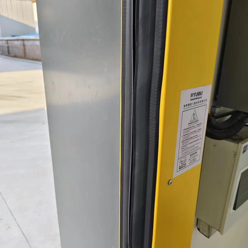 Porte à grande vitesse à fermeture éclair