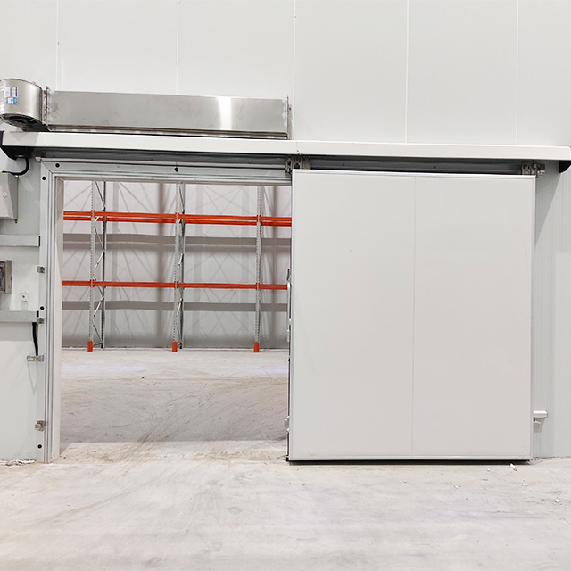 Porte de la chambre froide